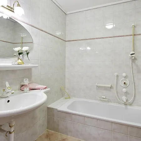 Angela 메이른호픈