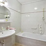 Angela مايرهوفن